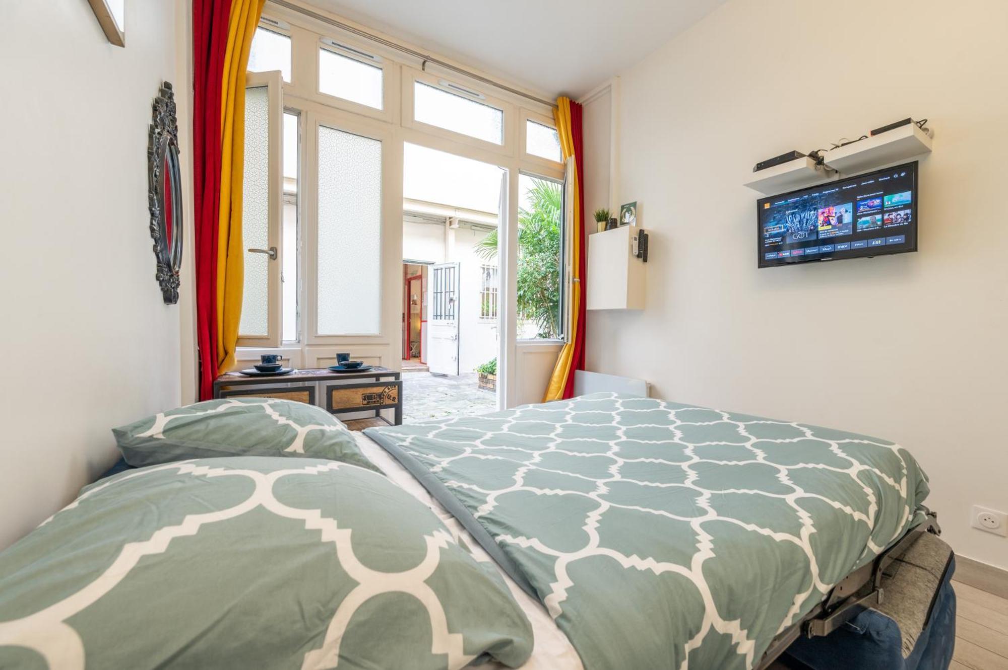 Little Boudoir Of Paris Champs-Elysees Luaran gambar